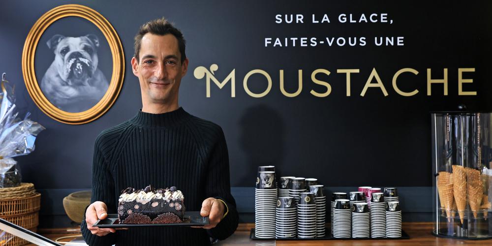 Moustache, Glacier à Mimizan.
