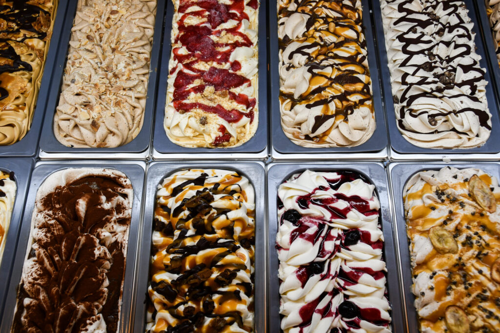 bacs de glaces artisanales Moustache Artisan Glacier
