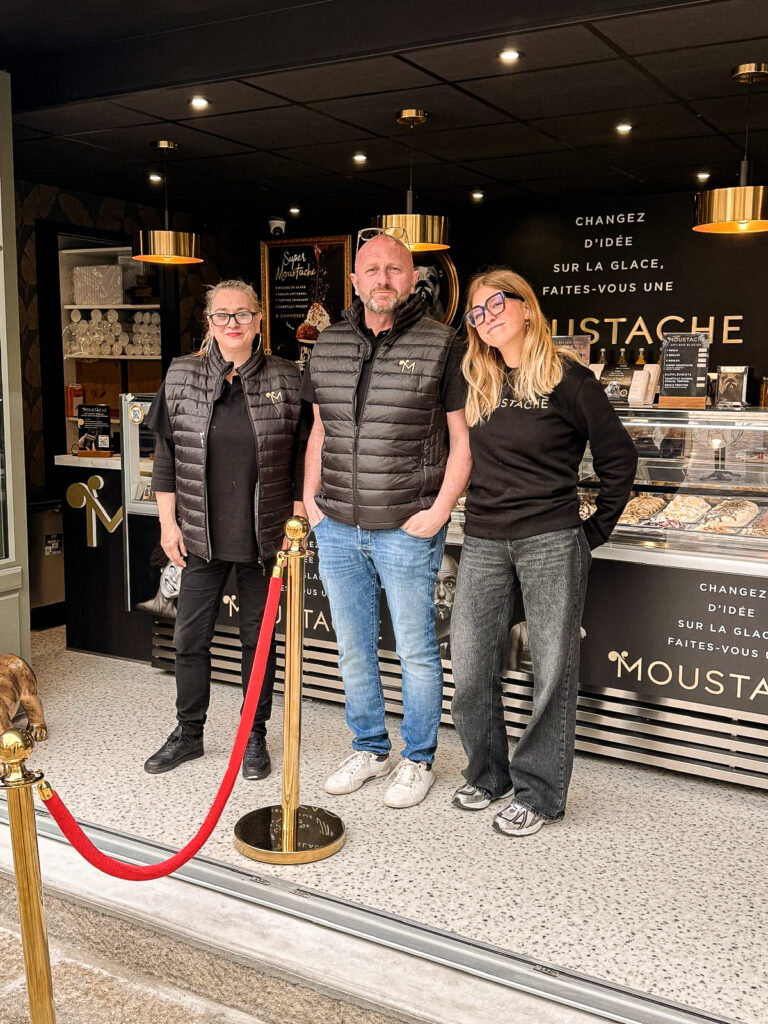 L'équipe du glacier Moustache
de Gauche à droite : Manuella, Mickaël et Mazarine