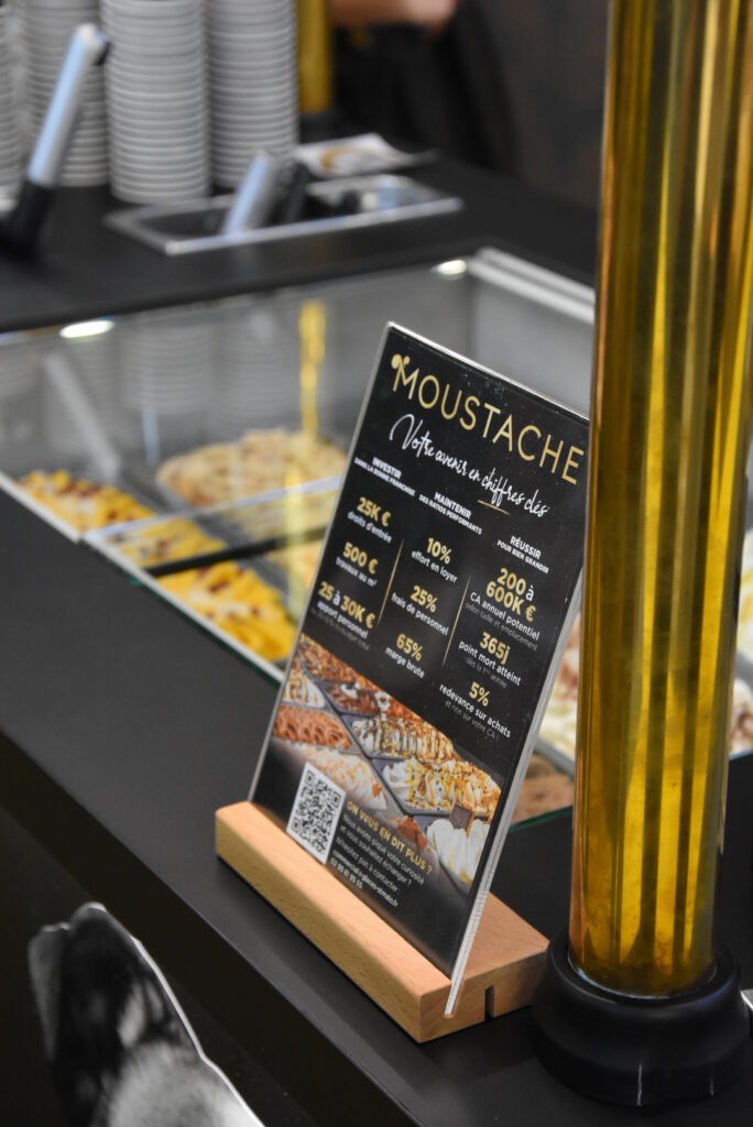 Chariot de glaces Moustache à la Franchise Expo Paris 2026